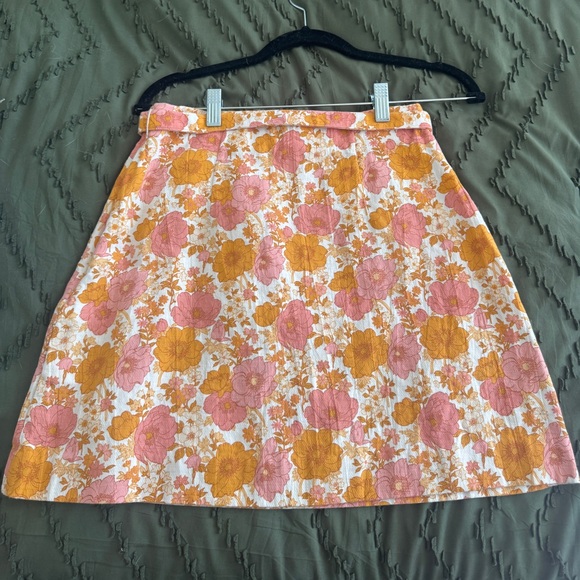 NWOT Floral A-Line Mini Skirt – Size 4 (US) - Picture 6 of 6